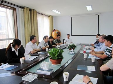美国客商亲临万率洽谈项目合作（2012.5.23）